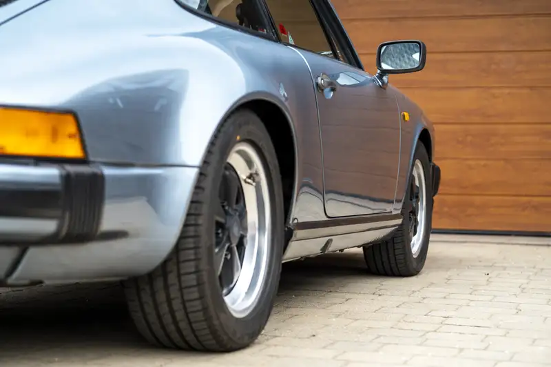 1984 Porsche 911 3.2 Carrera Sport Coupé-Sold
