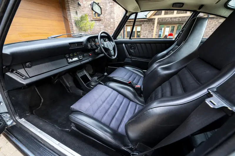 1984 Porsche 911 3.2 Carrera Sport Coupé-Sold