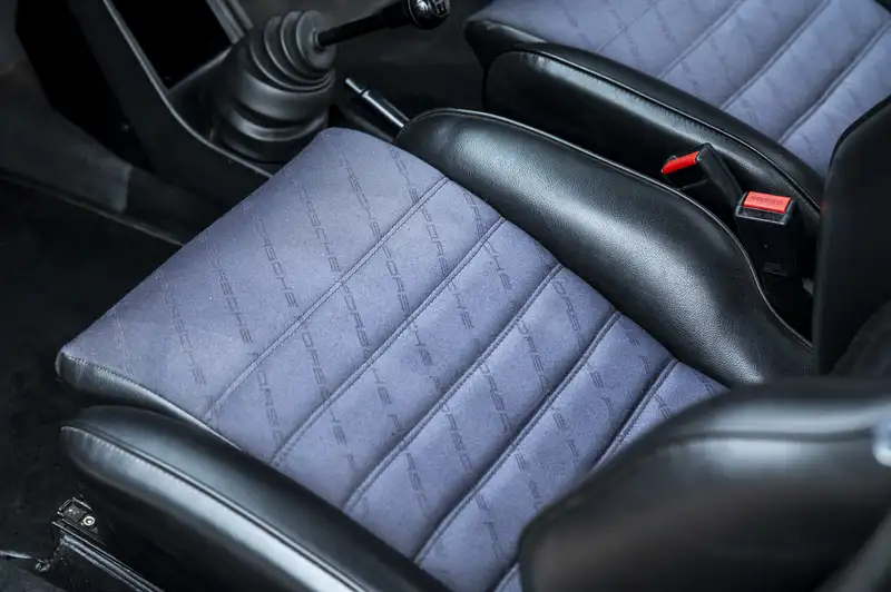 1984 Porsche 911 3.2 Carrera Sport Coupé-Sold