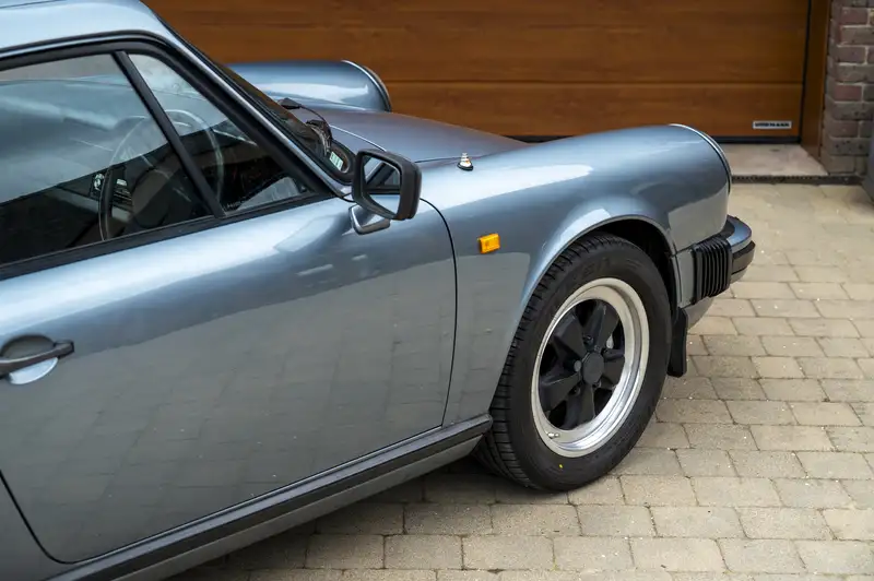 1984 Porsche 911 3.2 Carrera Sport Coupé-Sold