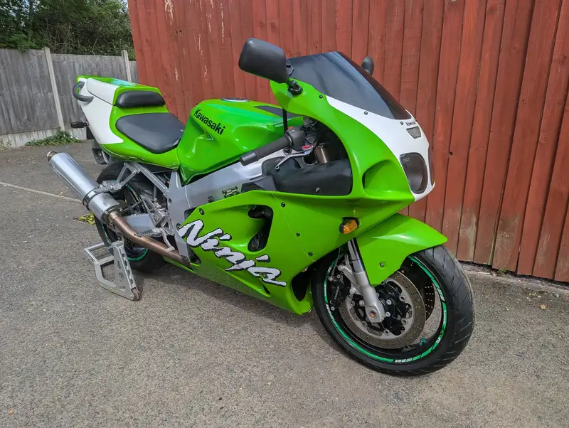 For Sale | 1998 Kawasaki ZX-7R 748cc*-For Sale