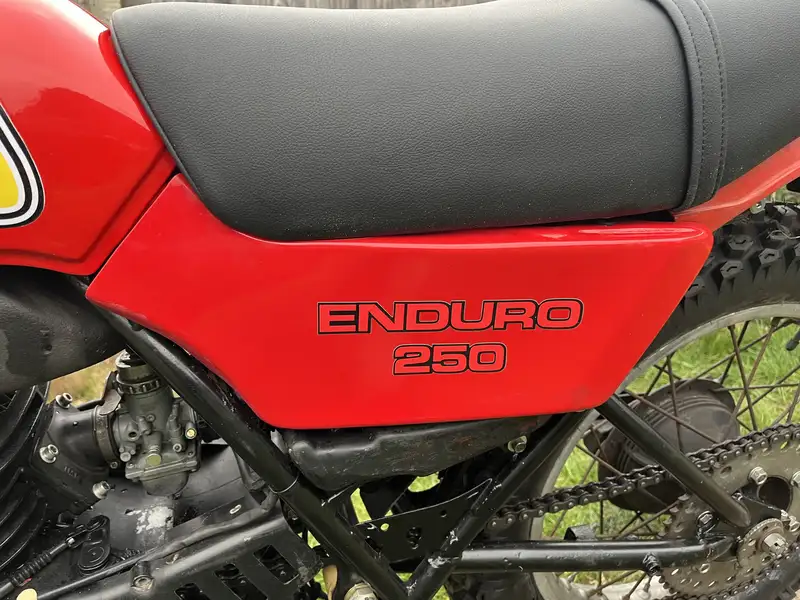 1977 Yamaha DT250 249cc-Sold