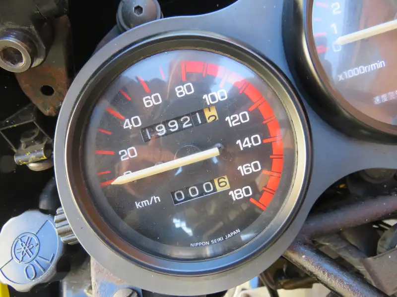 1984 Yamaha RZV500R 499cc-Sold