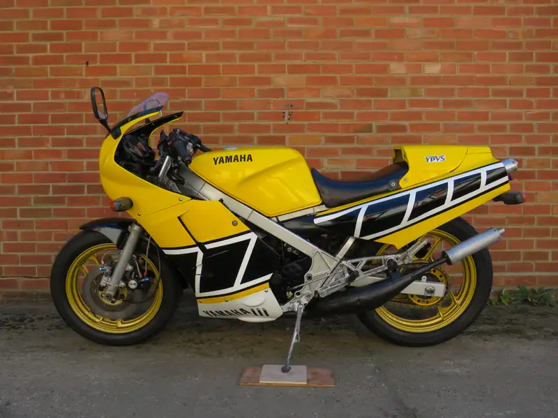 1984 Yamaha RZV500R 499cc-Sold