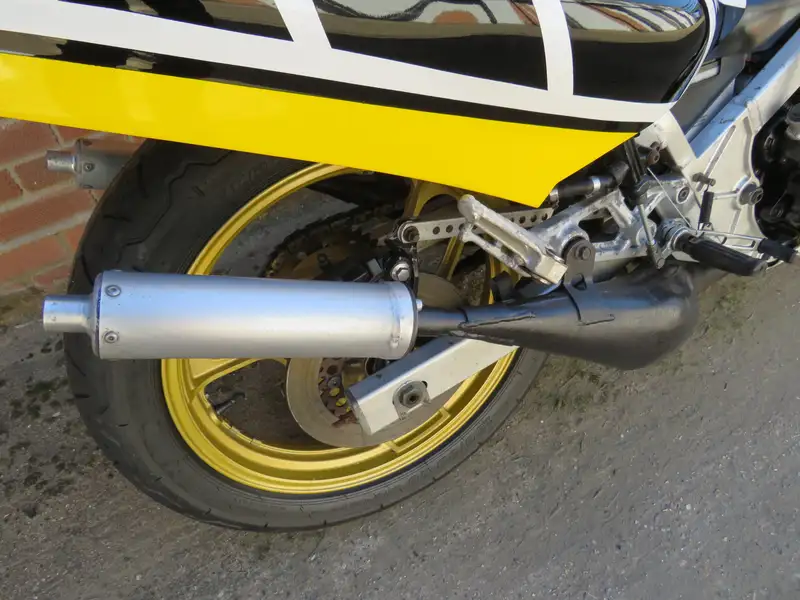 1984 Yamaha RZV500R 499cc-Sold