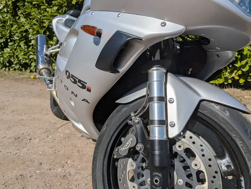 2001 Triumph Daytona 955i 955cc-Sold