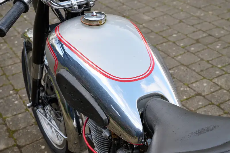 Iconic Auctioneers | 1951 BSA ZB32 Gold Star 348cc-Sold