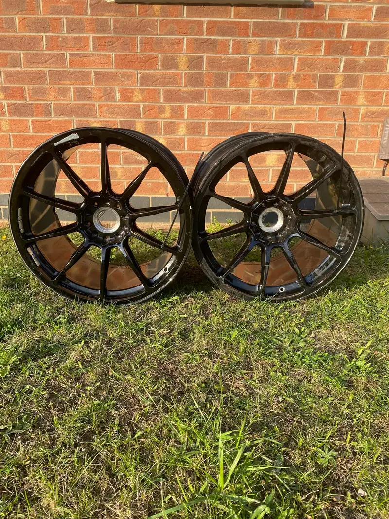 A Pair of Lamborghini Huracan GT3 Evo Wheels-For Sale