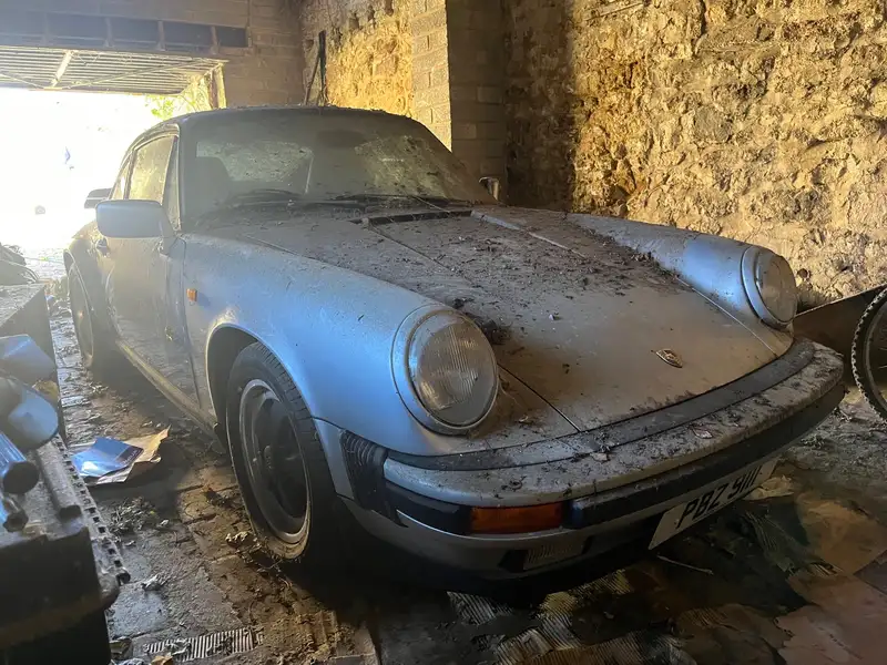 1989 Porcshe 911 3.2 Carrera Sport Coupé - barn find-Sold