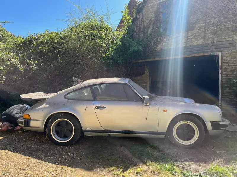 1989 Porcshe 911 3.2 Carrera Sport Coupé - barn find-Sold