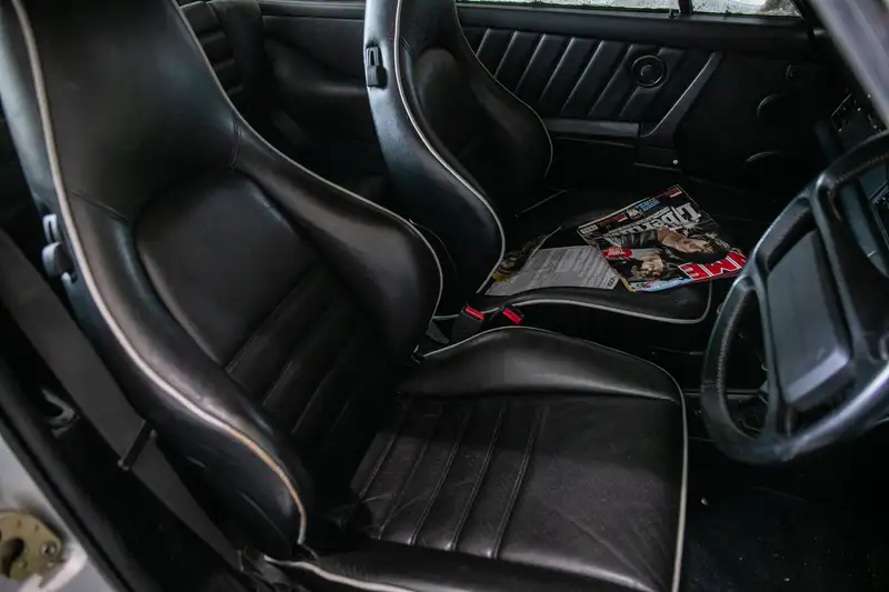 1989 Porcshe 911 3.2 Carrera Sport Coupé - barn find-Sold