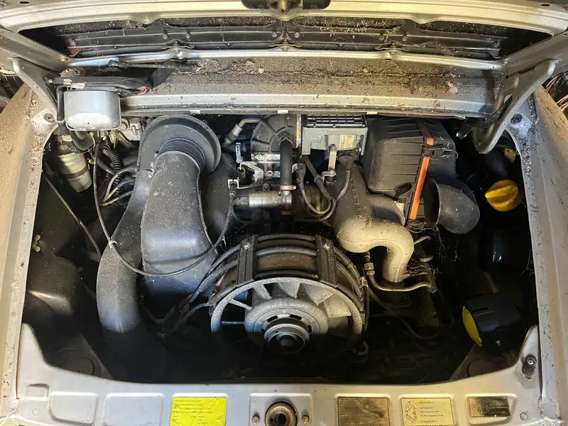 1989 Porcshe 911 3.2 Carrera Sport Coupé - barn find-Sold