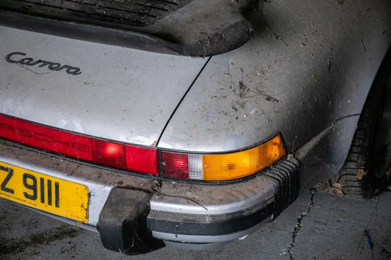 1989 Porcshe 911 3.2 Carrera Sport Coupé - barn find-Sold