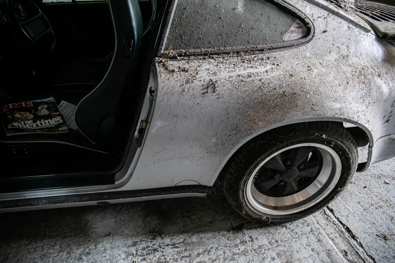 1989 Porcshe 911 3.2 Carrera Sport Coupé - barn find-Sold