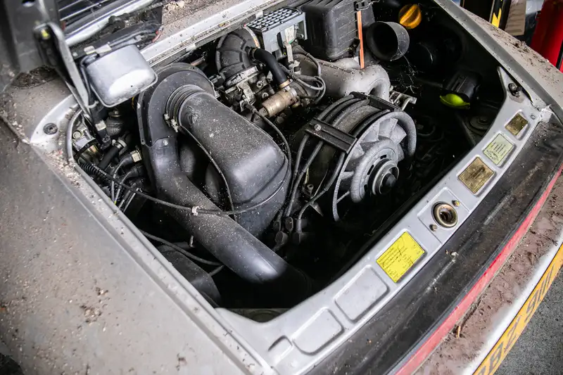 1989 Porcshe 911 3.2 Carrera Sport Coupé - barn find-Sold