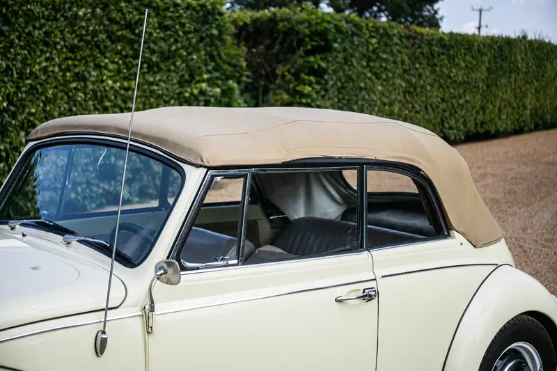 1967 Volkswagen Beetle with Bespoke Retail Trailer - Offered-Sold