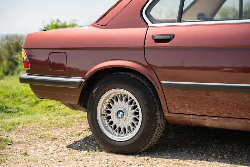 1986 BMW 525E  (E28)-Sold