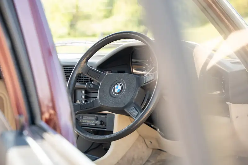 1986 BMW 525E  (E28)-Sold