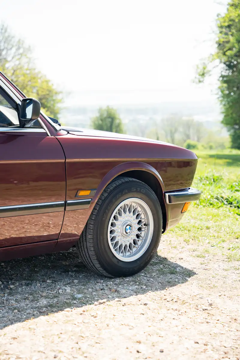 1986 BMW 525E  (E28)-Sold