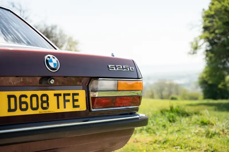 1986 BMW 525E  (E28)-Sold