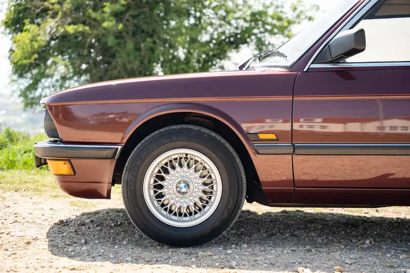 1986 BMW 525E  (E28)-Sold
