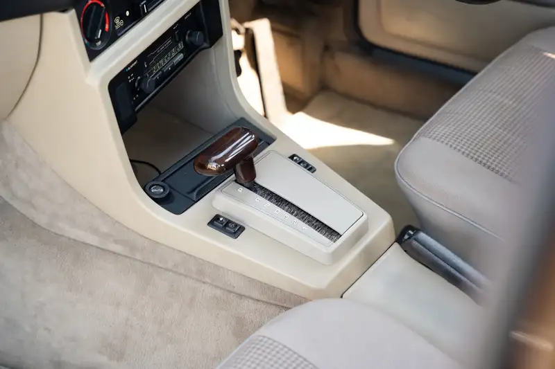 1986 BMW 525E  (E28)-Sold