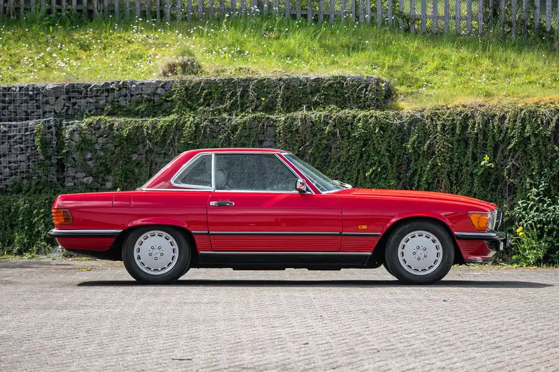 1988 Mercedes-Benz 300 SL (R107)-Sold