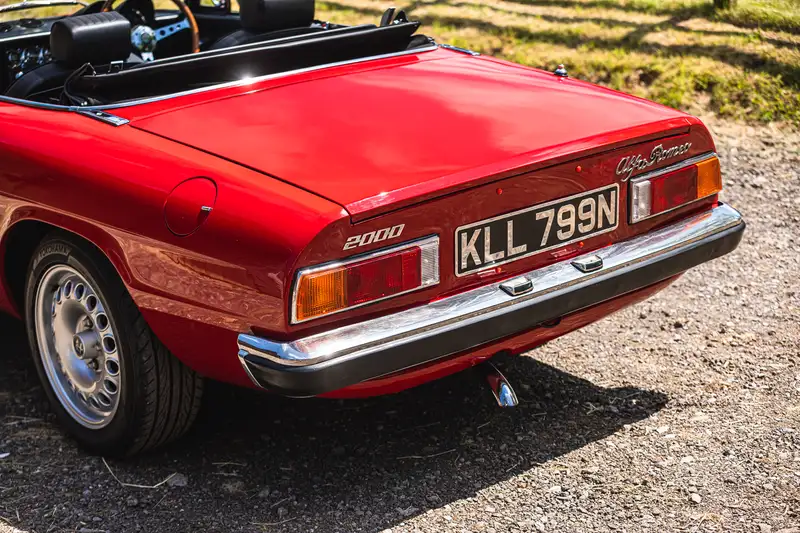1975 Alfa Romeo 2000 Spider Veloce-Sold