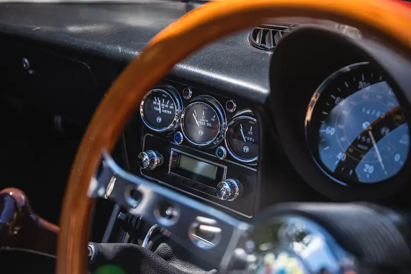 1975 Alfa Romeo 2000 Spider Veloce-Sold