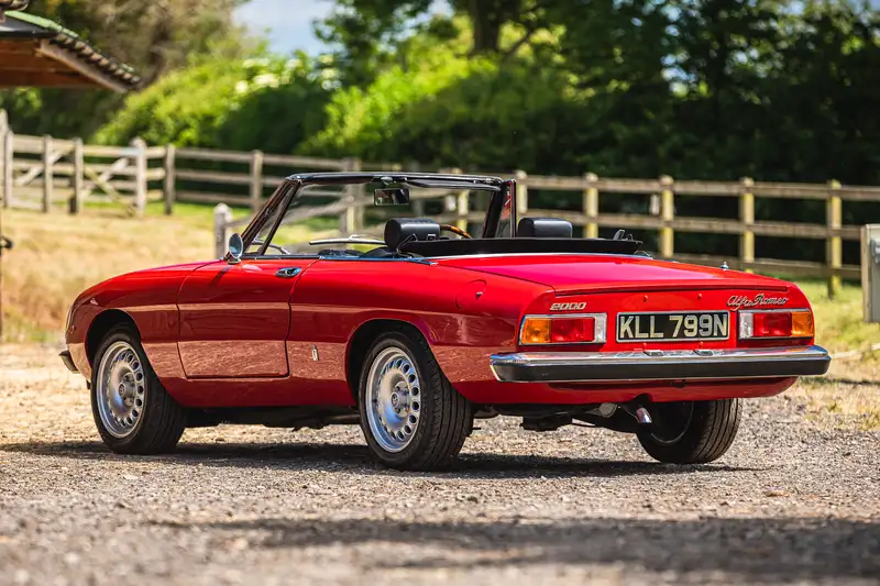 1975 Alfa Romeo 2000 Spider Veloce-Sold
