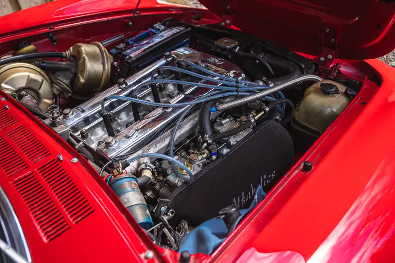 1975 Alfa Romeo 2000 Spider Veloce-Sold