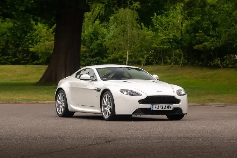 2013 Aston Martin V8 Vantage 4.7 Manual-For Sale