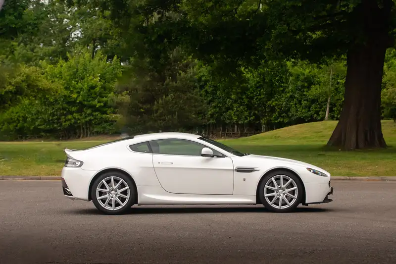 2013 Aston Martin V8 Vantage 4.7 Manual-For Sale