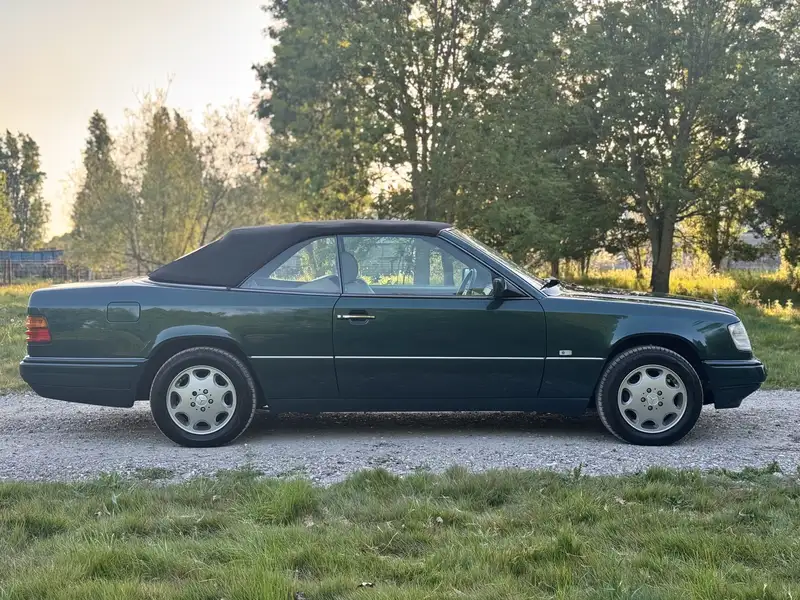 1997 Mercedes-Benz E220 Cabriolet (W124)-Sold