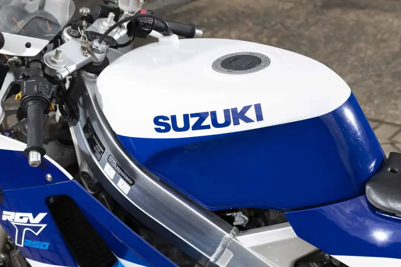 1990 Suzuki RGV250K 249cc-Sold