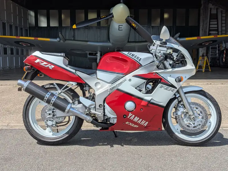 1995 Yamaha FZR 400RR 399cc-Sold