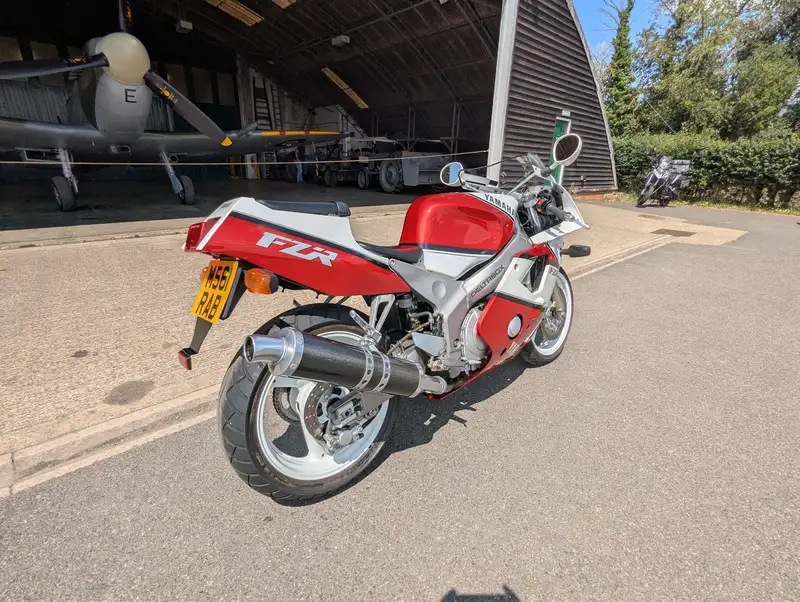 1995 Yamaha FZR 400RR 399cc-Sold