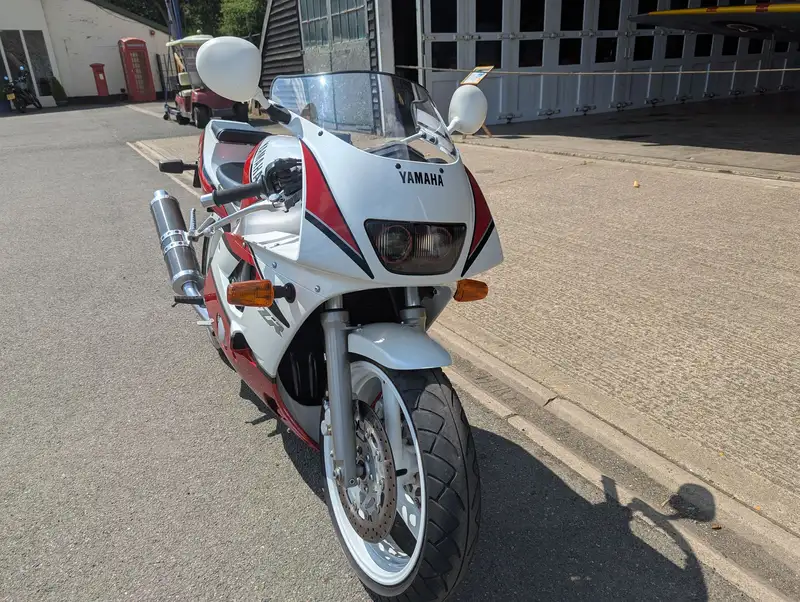 1995 Yamaha FZR 400RR 399cc-Sold