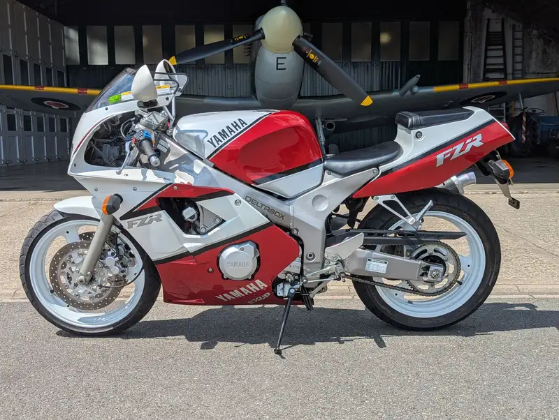 1995 Yamaha FZR 400RR 399cc-Sold