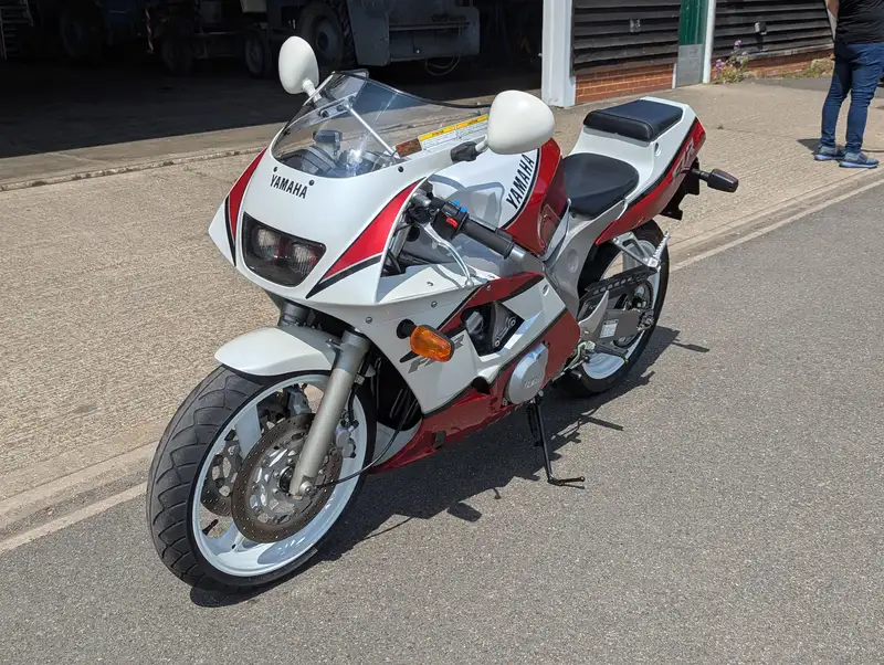 1995 Yamaha FZR 400RR 399cc-Sold