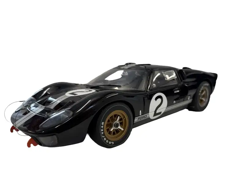 Iconic Auctioneers | A Very Detailed 1:12 Scale Ford GT40 Mk II