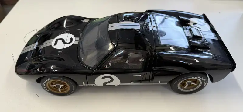 Iconic Auctioneers | A Very Detailed 1:12 Scale Ford GT40 Mk II