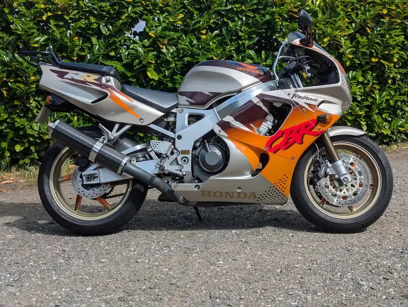 Iconic Auctioneers | 1995 Honda Fireblade CBR900 RR-T 893cc-Sold