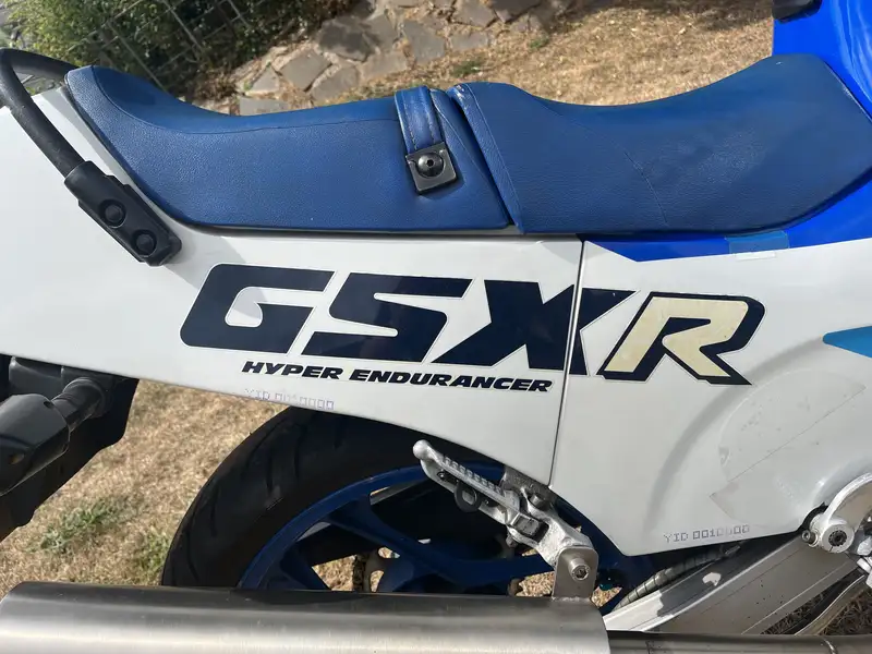 1993 Suzuki GSX-R 750 'Slabside' (Model G) 749cc-Sold