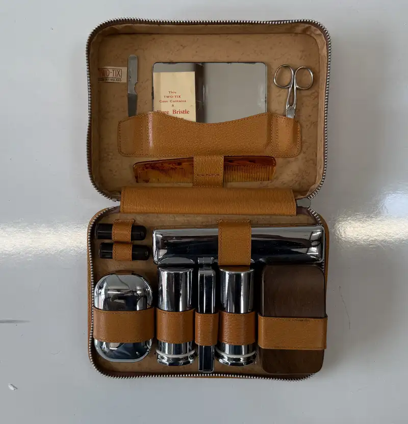 Pigskin Leather Motoring Vanity And Grooming Case-For Sale