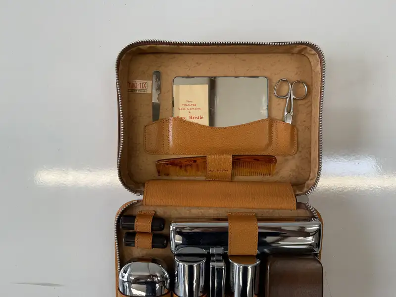Pigskin Leather Motoring Vanity And Grooming Case-For Sale