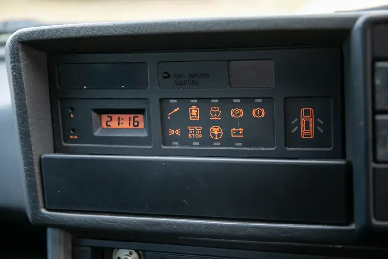 1989 Alfa Romeo 75 V6 3.0 Veloce - Ex-Top Gear car Driven by-For Sale