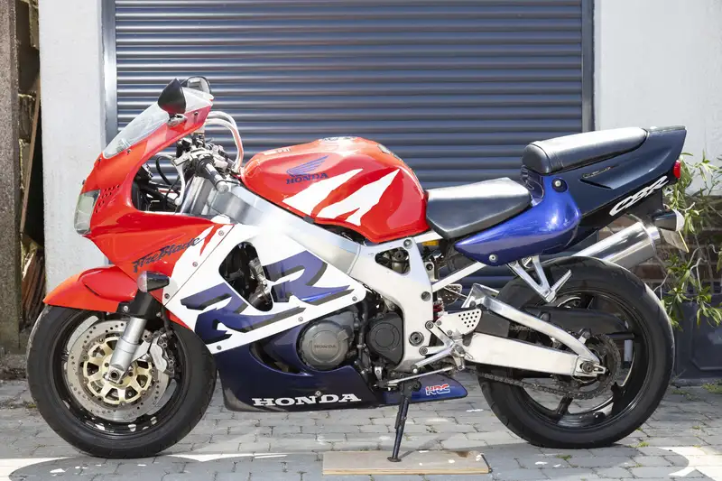 1999 Honda Fireblade CBR900RR (SC33) 918cc-Sold