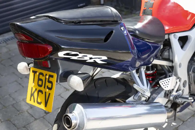 Iconic Auctioneers | 1999 Honda Fireblade CBR900RR (SC33) 918cc-Sold