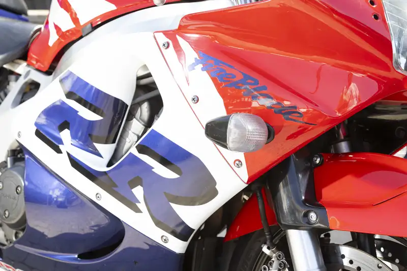 Iconic Auctioneers | 1999 Honda Fireblade CBR900RR (SC33) 918cc-Sold